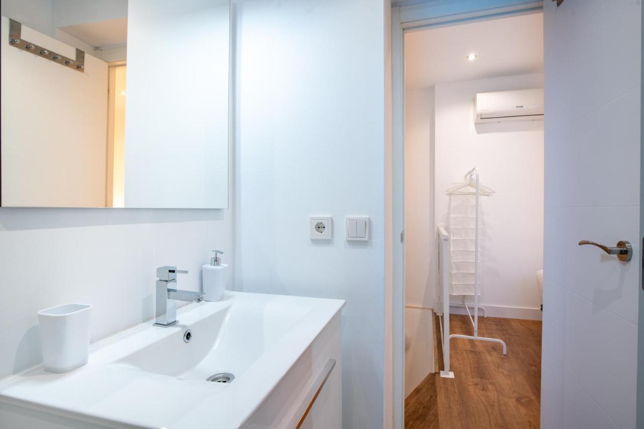 Holi-Rent Gonzalez Cuadrado Appartamento Siviglia Esterno foto